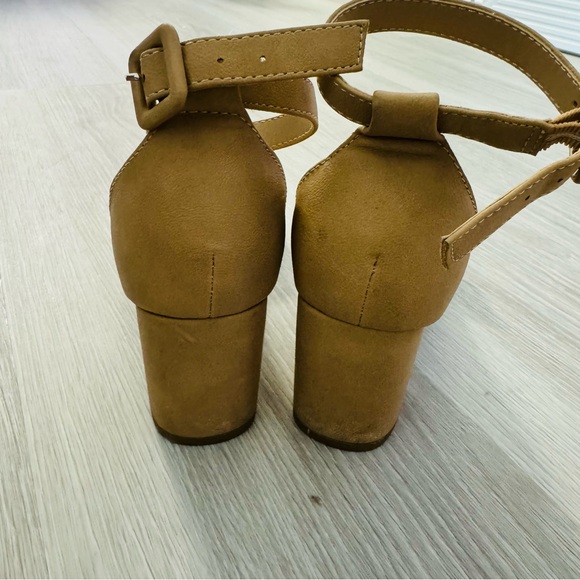 Y Not Nude Block Heel Sandal ankle strap - Picture 3 of 6
